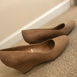 NWOT tan wedges size 11